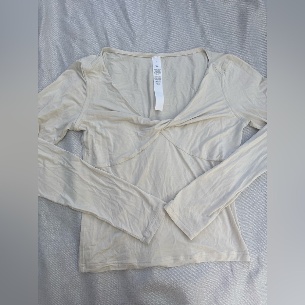 NWOT Lululemon Athletica Long Sleeve Shirt